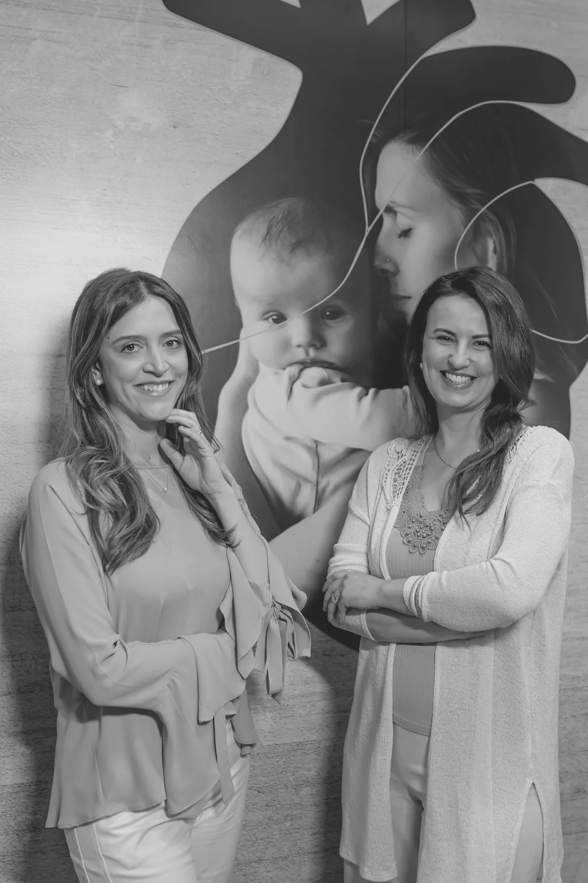 Doutoras Flávia e Marina lado a lado.